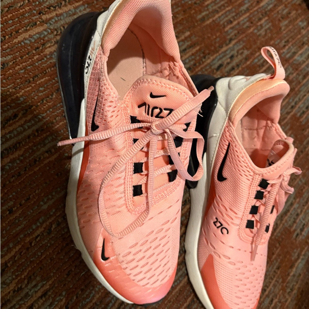 Limited edition Nike light metallic pink air max 270